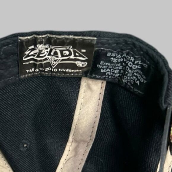 The Legend of Zelda Snapback Hat – 2016 Nintendo Licensed - Picture 2 of 4